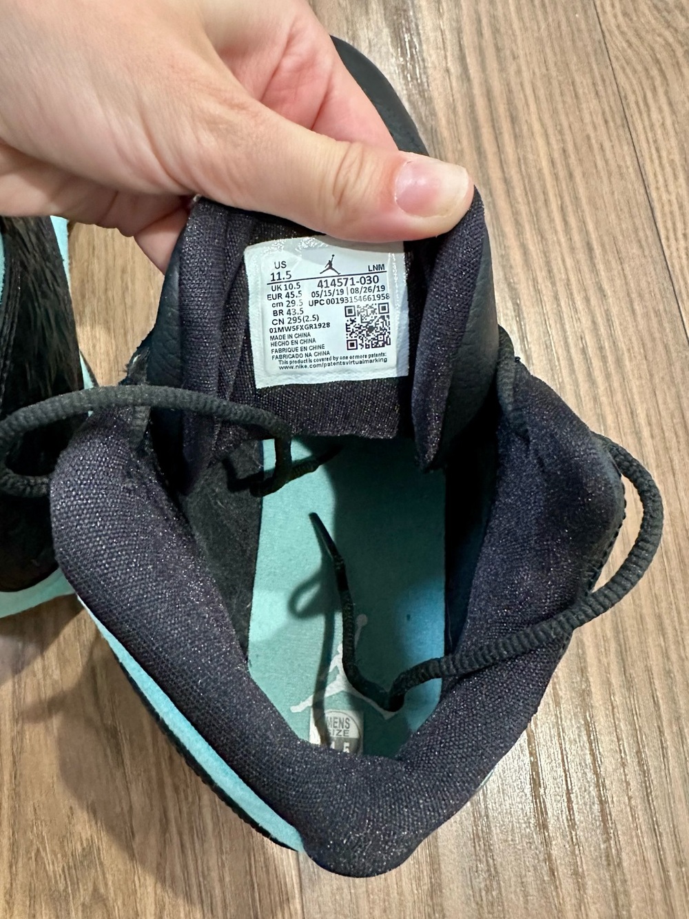 LIKE NEW - Men’s Air Jordan 13 Retro “Black Island Green” - Picture 9 of 10